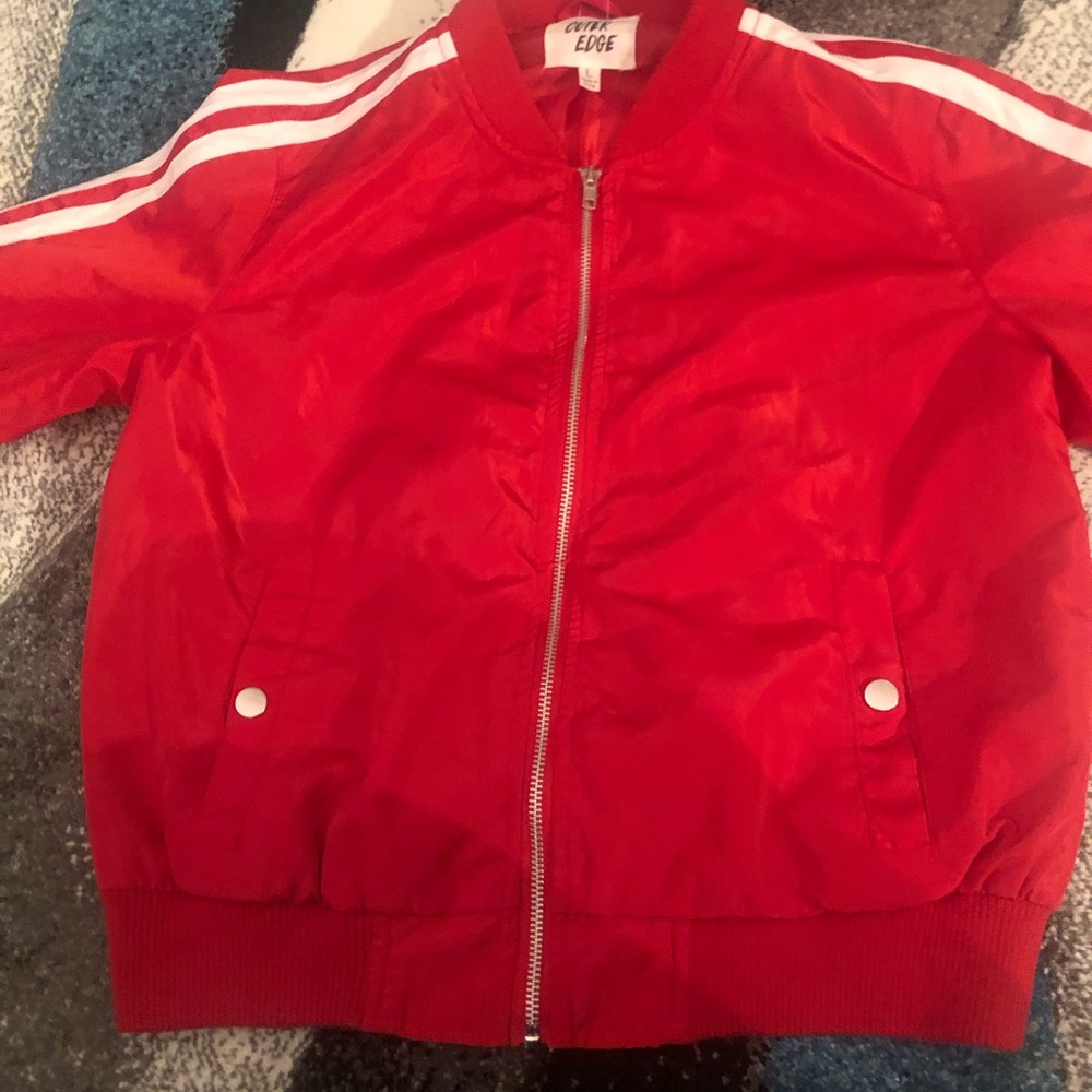 A red jacket - Picture 2 of 3